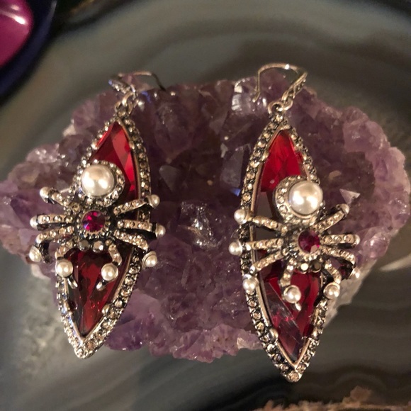 Oversized Spider Earrings Red - Picture 3 of 13